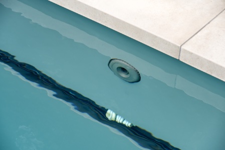 voorbeeld van een zwembad in polypropyleen met inspuiten