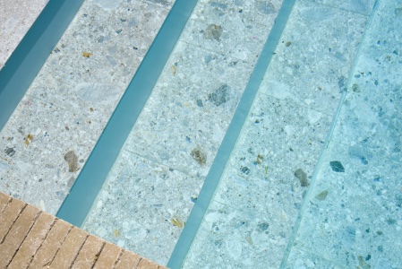Exclusief zwembad met tegelvoer in Bornem